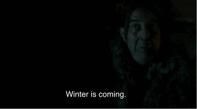 Mance, qui a plutôt l'air d'être un type bien, affirme qu'il ne veut pas franchir le Mur pour conquérir le Sud, mais seulement pour protéger ses hommes de « l'hiver » qui approche. (Sans doute une métaphore pour parler des zombies et de leurs bébés congelés).