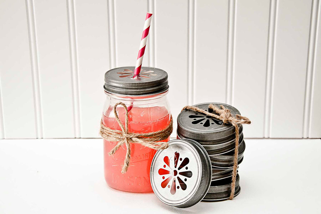 So what if it doesn't completely keep your drink from spilling. It's adorbs.