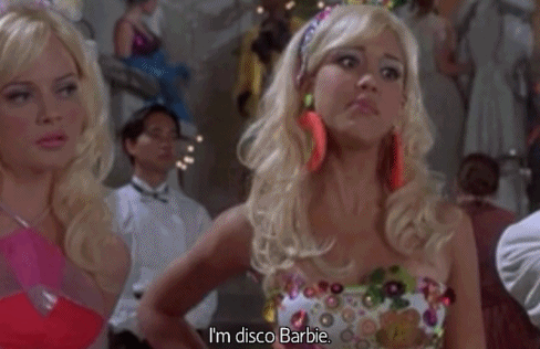 We barely noticed Jessica Alba playing one of the random mean girls in the Drew Barrymore classic, Never Been Kissed.