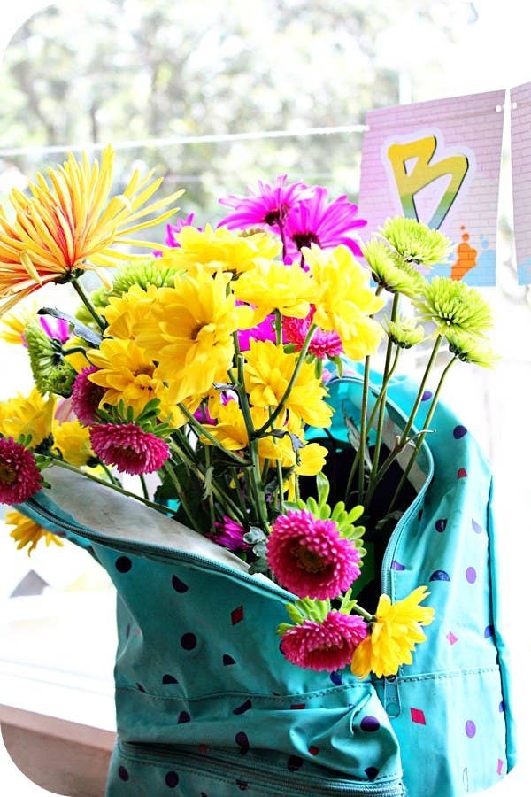 29 Essentials For Throwing A Totally Awesome 90s Party