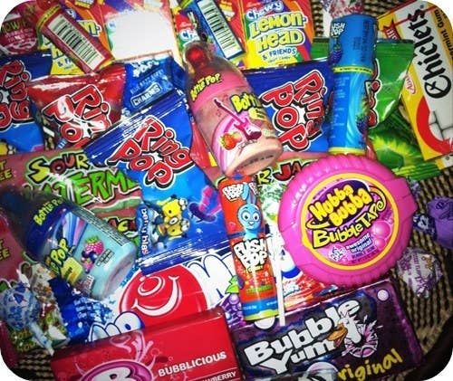 29 Essentials For Throwing A Totally Awesome 90s Party