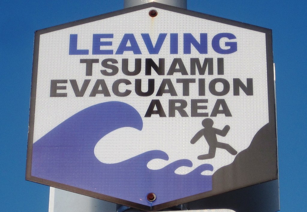 Rolling up your pant legs isn't enough to survive a tsunami. That's why Jeanne Jones of the U.S. Geological Survey has created a modeling tool with ArcGIS to give emergency managers information they really need to evacuate communities during a tsunami.