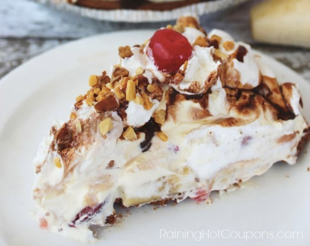 You have trouble believing that there are people out there with just one sweet tooth, because sweet teeth are all you have. Hearing someone say that they "aren't really a dessert person" confuses and frightens you: WHO IN THEIR RIGHT MIND DOESN'T LOVE DESSERT?