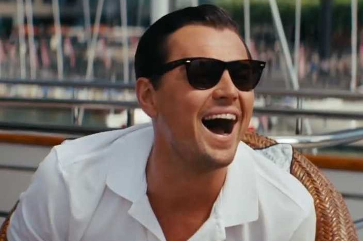 MRW I'm on mobile and realize that I'm becoming farsighted - GIF - Imgur, image size:1250x830