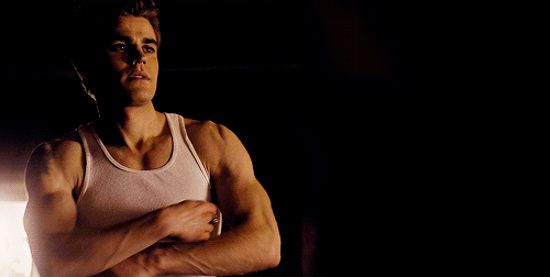 Pretty sure that's just natural and he isn't flexing.
