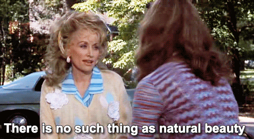 It's been said that after a poor take the director pulled Dolly Parton aside and asked if she could act. Her response was "No, but it's your job to make me look like I can!" Then she boob slapped him, allegedly...