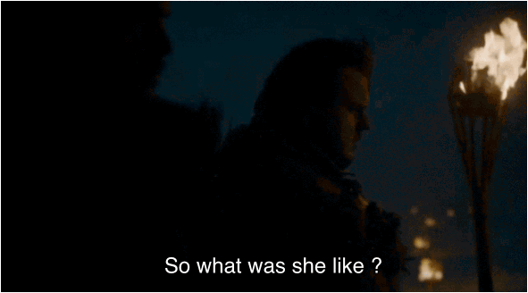 Comme un mauvais présage, l'épisode s'ouvre sur une allusion à Ygritte, lors d'une conversation intime entre Jon et Sam. Ce dernier veut en savoir plus sur Ygritte, montrant même un intérêt certain pour la taille de ses pieds...