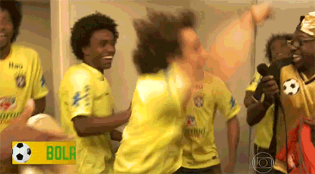 Se você já viu o post Estes 16 gifs de David Luiz dançando enlouquecidamente no “Esquenta” irão salvar seu dia você sabe do que estou falando.