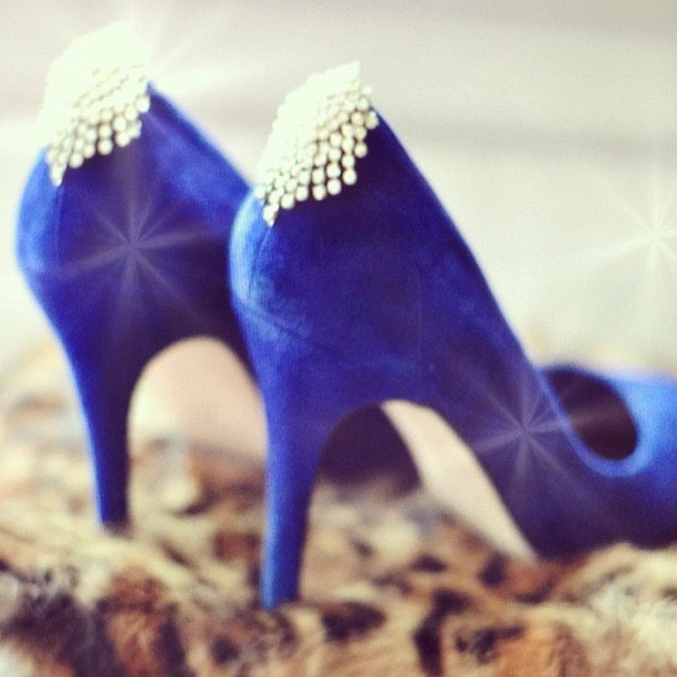 Old brooches on blue shoes to make new shoes because you're fancy.