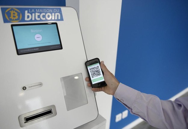 airlines accept bitcoin