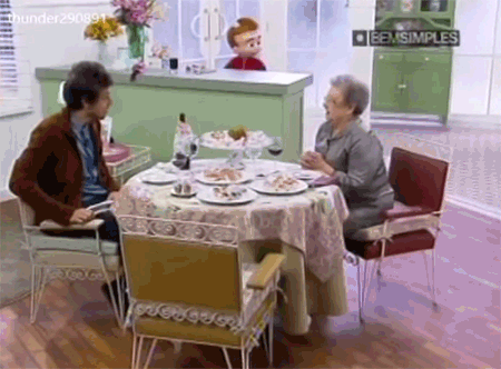 E toca um "PAM, PAM, PAAAM" pra ajudar no suspense.