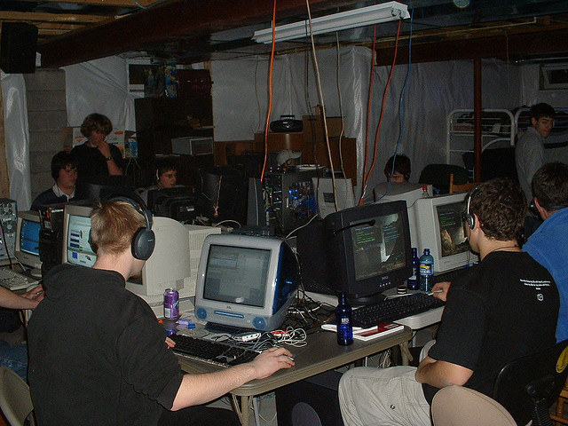 Most gaming. Lan вечеринка. Lan Party Нижний Новгород. Lan Party 2000s. Oldschool lan Party.