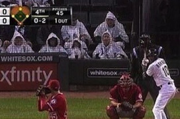 poorly-thought-out-white-sox-poncho-night-ended-u-2-32379-1404832340-7_dblbig.jpg