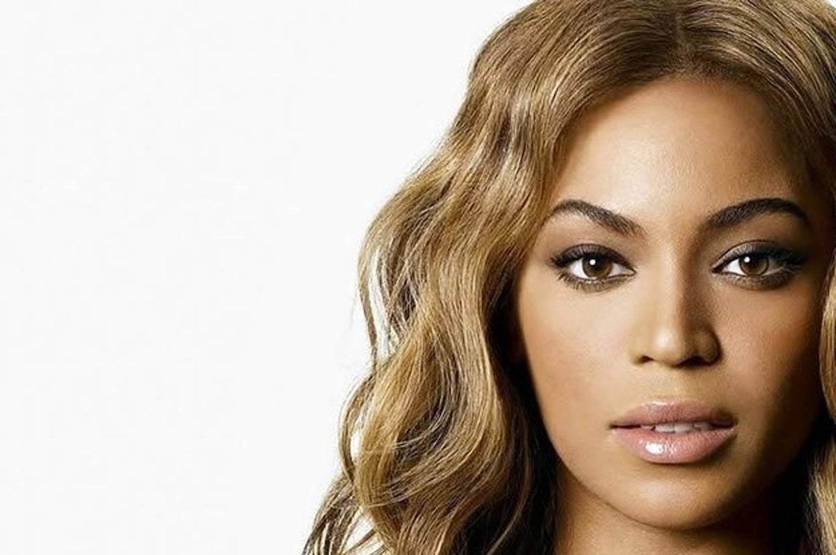 Damning Evidence That Beyoncé Is Photoshopping Her Instagram Pictures