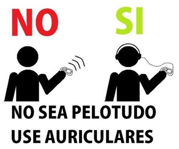 Con el celular y a todo volumen.