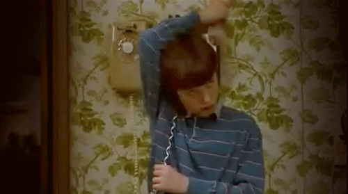 分かってますって。今頃電話を使うのが好きな人はいませんが、問題を解決するためにさらにメールを2通以上書くのであれば、電話一本かける方がよほど効率的です。