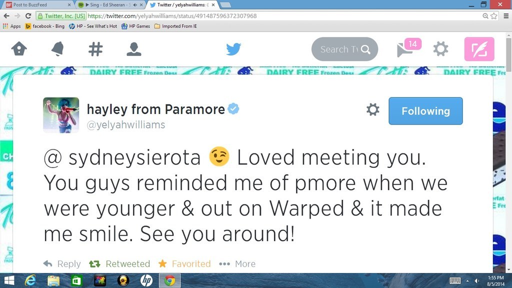 Hayley from Paramore is obiously one of the mosy beautiful singers in rock. Not to mention she can ACTUALLY sing (kinda like Echosmith)