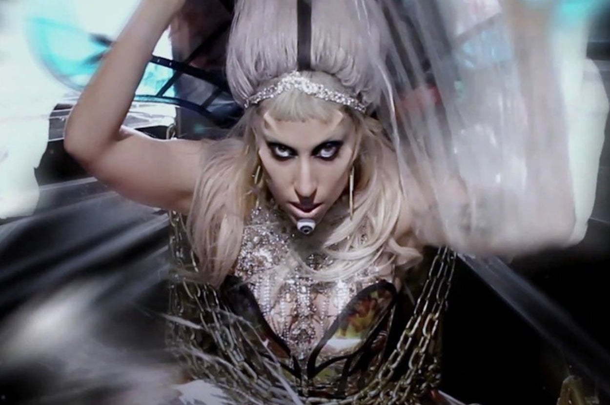 12 Pop Stars Who Are Secretly Aliens
