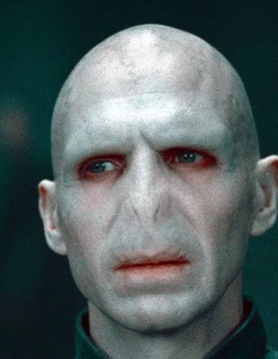 16 Images That Prove Just How Much Movie Makeup Can Change An Actor's Face