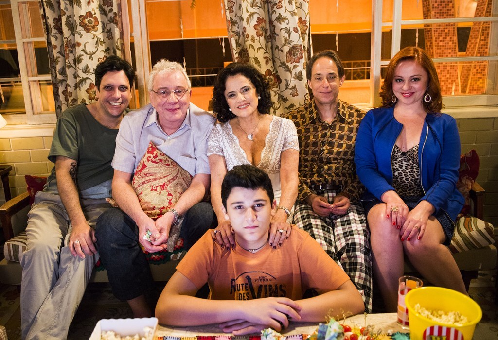 O elenco de “A Grande Família” no primeiro episódio versus no último O elenco de “A Grande Família” no primeiro episódio versus no último