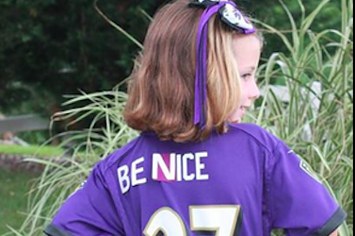 This Crafty Dad Used His Daughter's Ray Rice Jersey To Send A