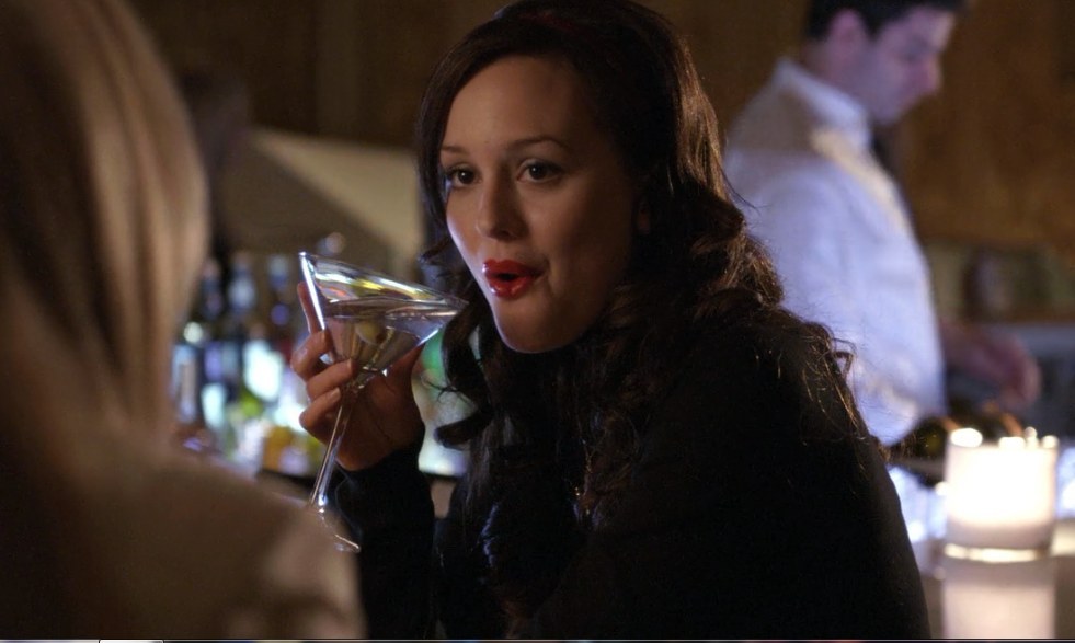 This cast made underage drinking look absolutely breathtaking. Look at that red lipstick.