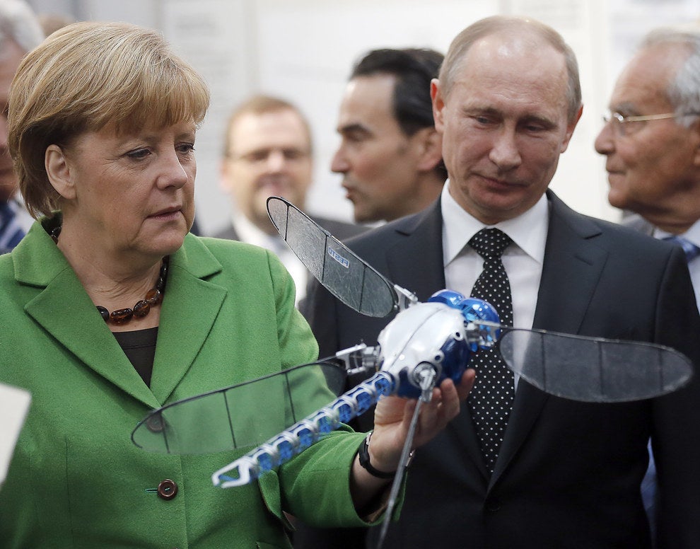 48 Photos Of Vladimir Putin Looking At Things