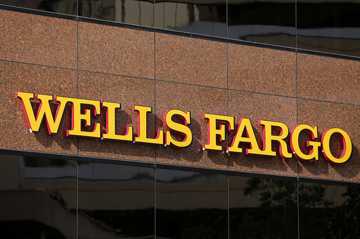 Two Former Wells Fargo Employees Charged With Insider Trading 2640