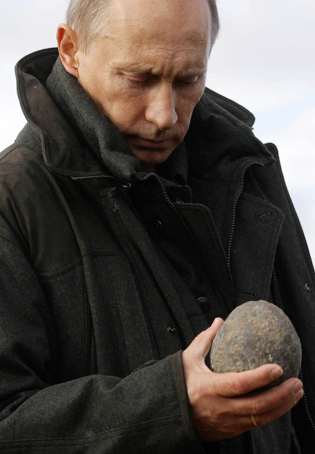 48 Photos Of Vladimir Putin Looking At Things