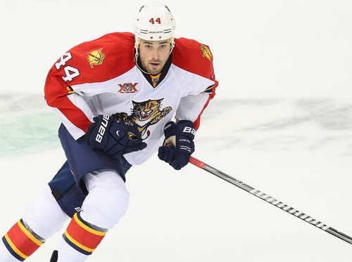 26 Hockey Players Who Are Hot As Puck