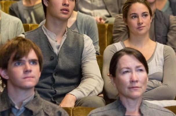 Ansel Elgort and Shailene Woodley in Divergent