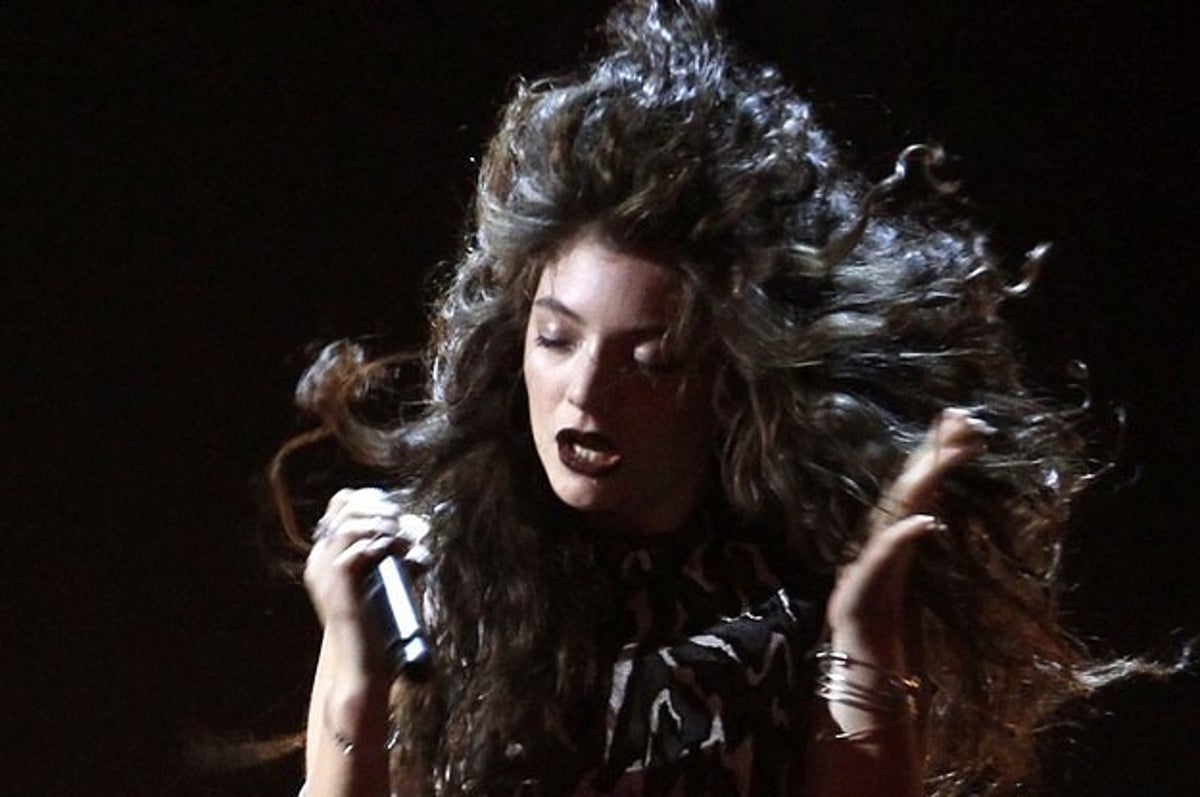 Lorde's 'Royals' banned from airwaves during World Series