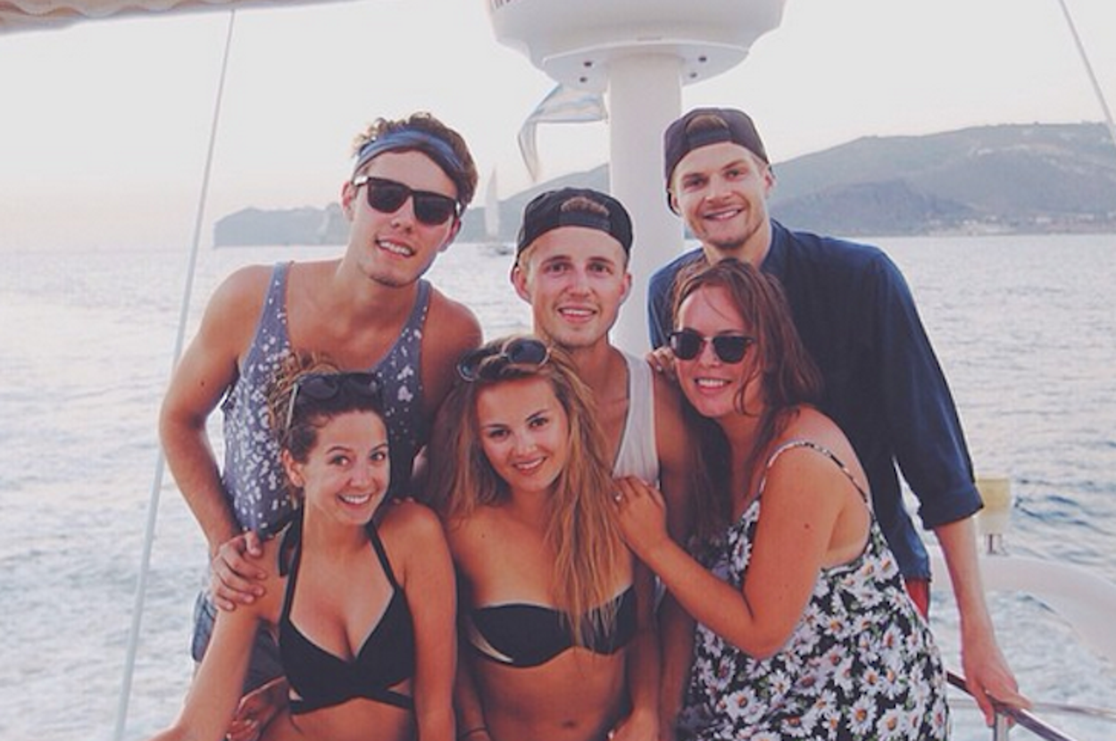 This Is How Nine People Came To Dominate The UK YouTube Scene, image size:1250x830