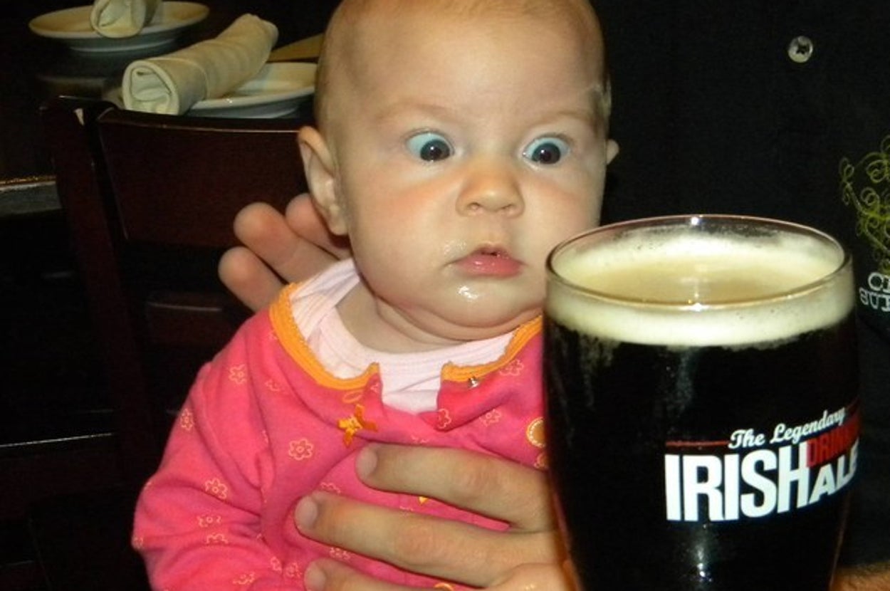 The 21 Most Socially Awkward Things That Happen In The Pub