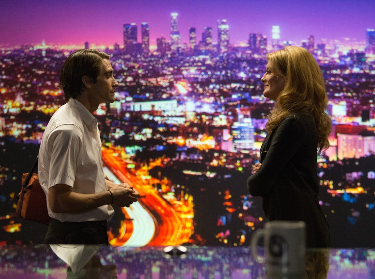 Jake Gyllenhaal and Rene Russo in Nightcrawler