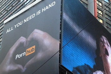 This Is Why The Pornhub Advert In Times Square Was Taken Down ...