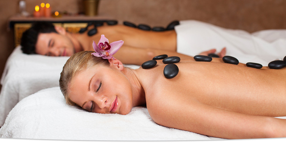 Pampering yourself to a Thai massage session is a great idea if you want to unwind and relax. There are two places that offer Ton Sai massage on Walking Street: one is close to Pattaya Beach, the second is more in the middle of the island along the street. The usual variety of treatments are available such as Thai, oil, or Swedish massage, foot, head, and back. They also do manicures, pedicures, facials, aloe vera body wrap, aromatherapy and other beauty treatments.