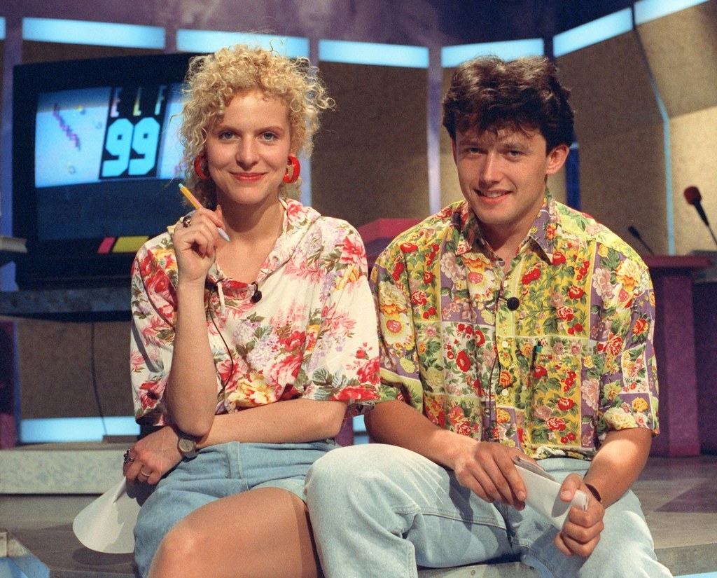 Bunt und schräg. Du wolltest auch so sein wie die Moderatoren bei Elf99.