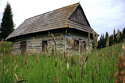Ah, le mythe de « la cabane au Canada... » Mais non, tous les habitants du Québec ne sont pas Charles Ingalls.