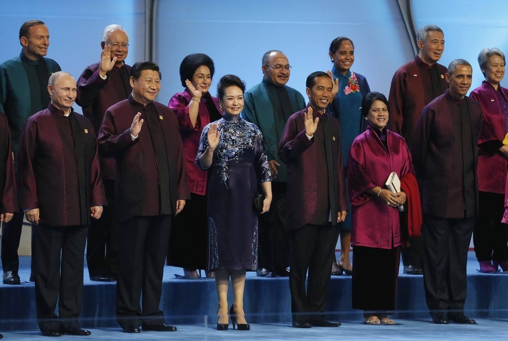 The Definitive Ranking Of Outfits World Leaders Have Forced Each Other ...