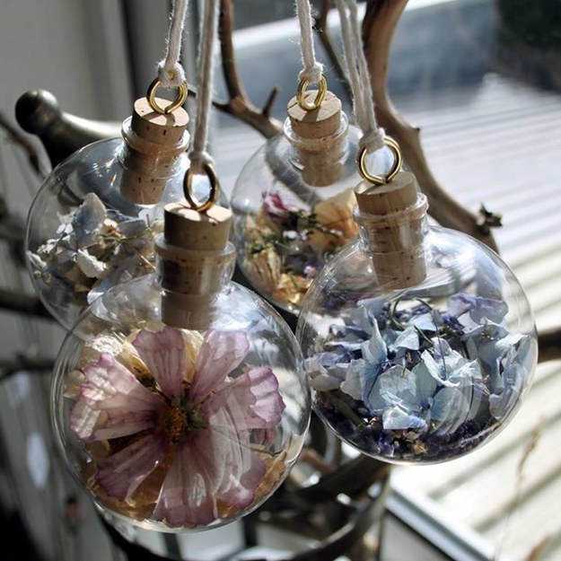 All Moth Pockets' treasures are handmade by Joseph and Natalie. These baubles add a lovely touch of nature to any Christmas feature. You can catch Moth Pockets at one of their craft fairs or order direct by emailing them.