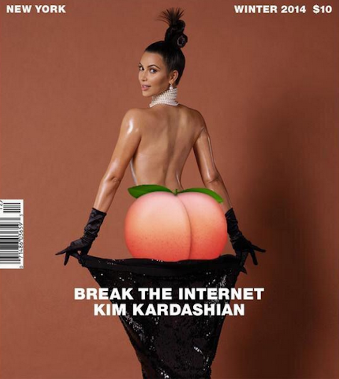 Kim Kardashian в студии показывает голый пердак намазанный маслом