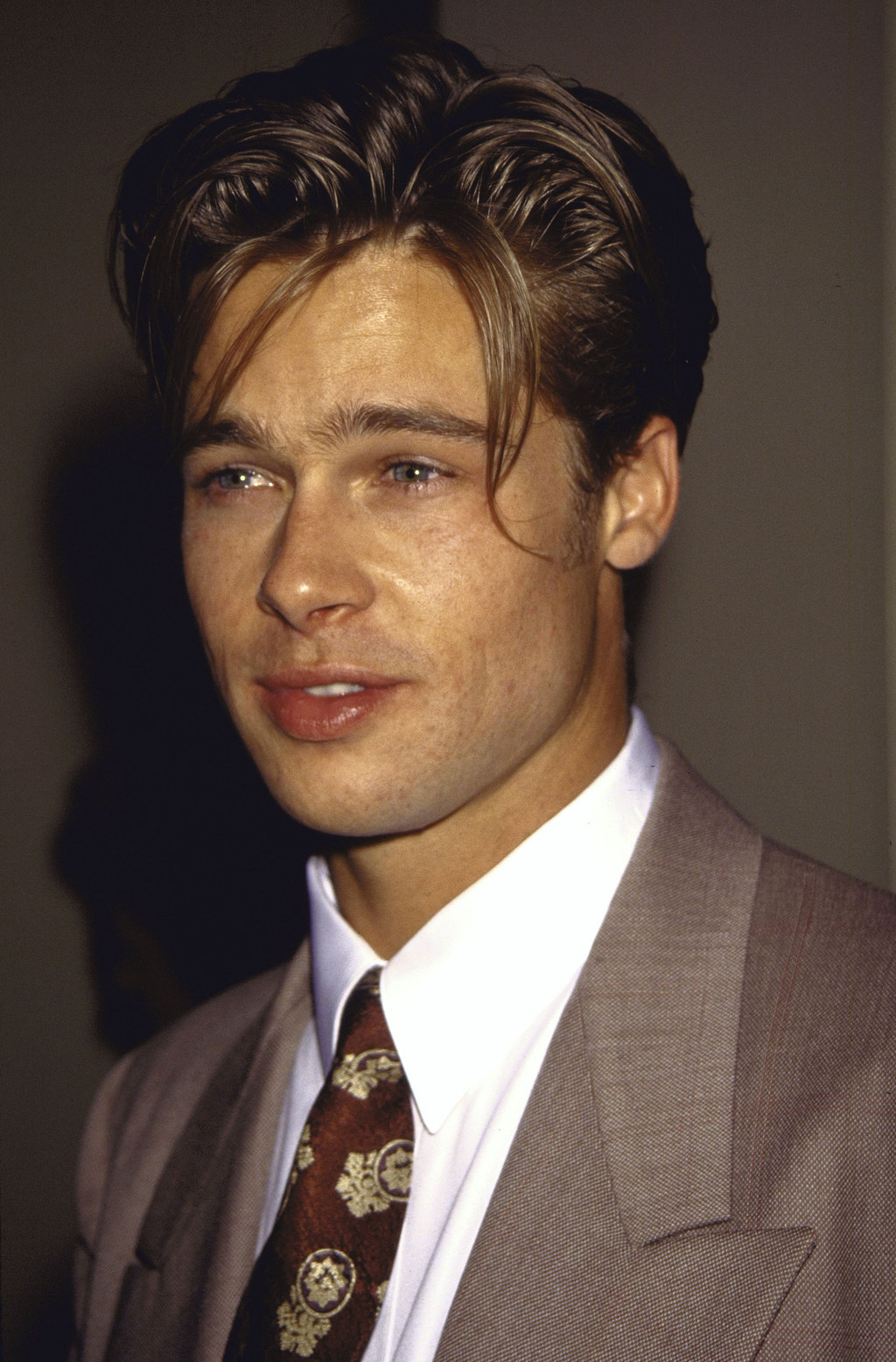 25 Stunning Brad Pitt Hairstyles- 2023 | Fabbon