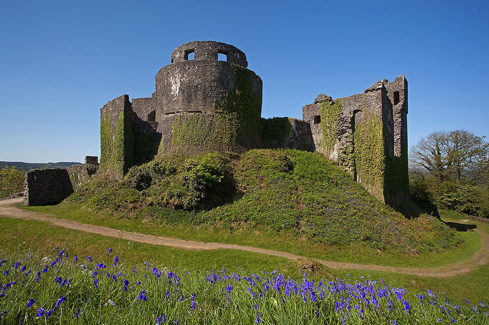 24 Gorgeous Castles From The British Isles You Can Actually Visit