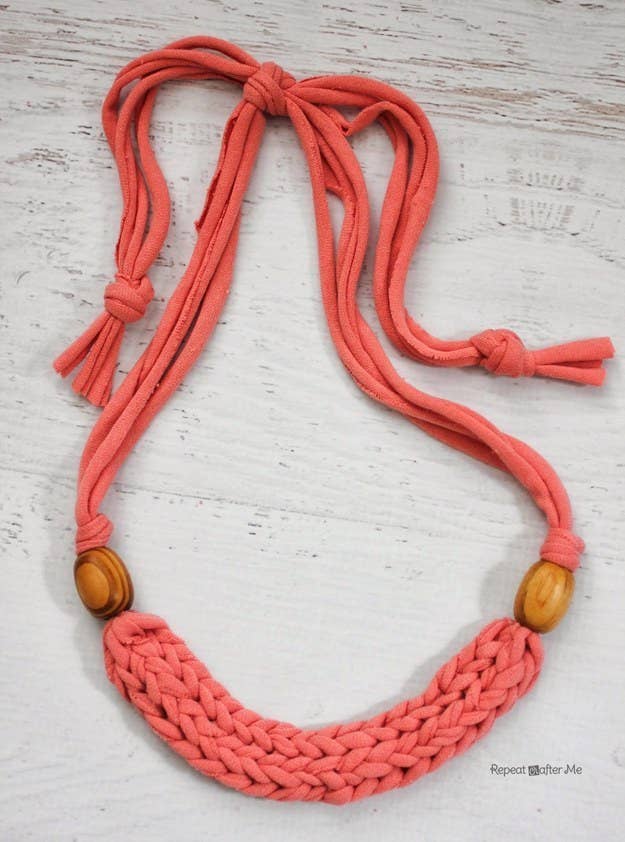 Take that rainbow loom! Instructions HERE.