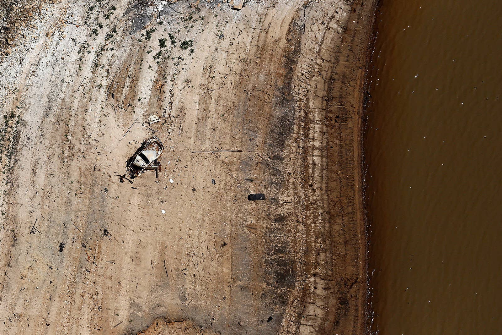 12 Astonishing Aerial Photos Of Brazil's Worst Drought In 80 Years