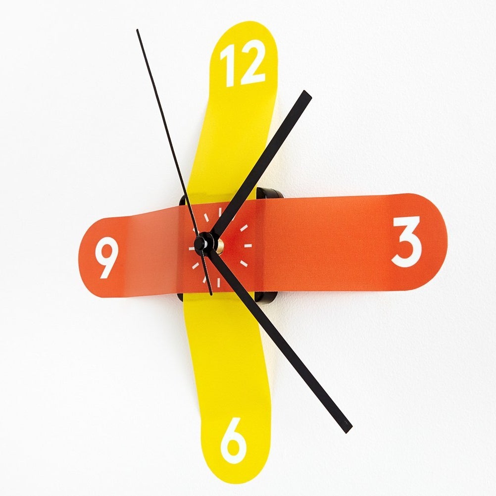 The Sticker Clock can be reapplied up to 200 times and doesn&#x27;t damage walls.