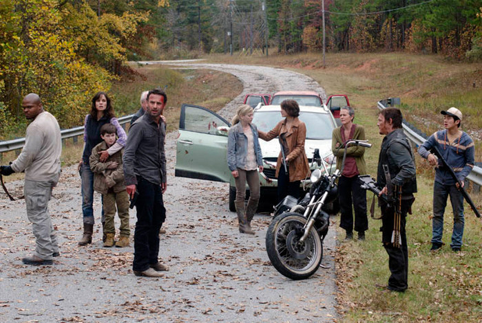 Season 2, Episode 13Directed by: Ernest R. DickersonWritten by: Robert Kirkman & Glen MazzaraAs the farm is overrun by walkers, the group fight to escape.