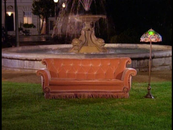 Download Friends Sofa Friends Central Perk Coffee Sofa Goes Under ...