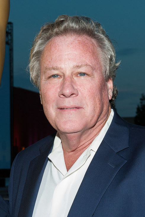 Voici à quoi ressemblent les acteurs de « Maman, j'ai raté l'avion